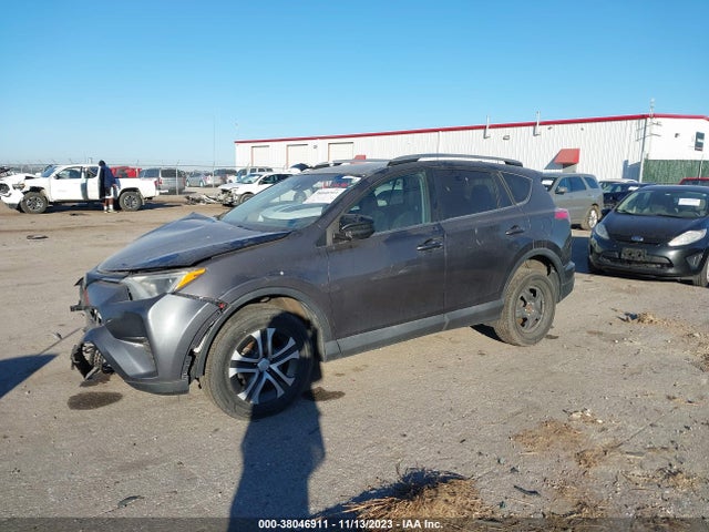 Toyota RAV4 LE 2017 2T3BFREV3HW621403 Image 2