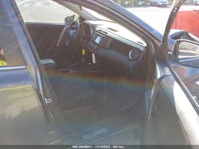 Toyota RAV4 LE 2017 2T3BFREV3HW621403 Image 5