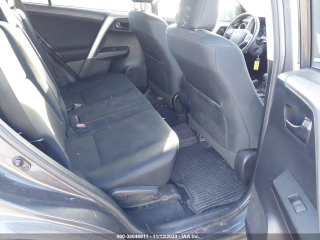 Toyota RAV4 LE 2017 2T3BFREV3HW621403 Image 8