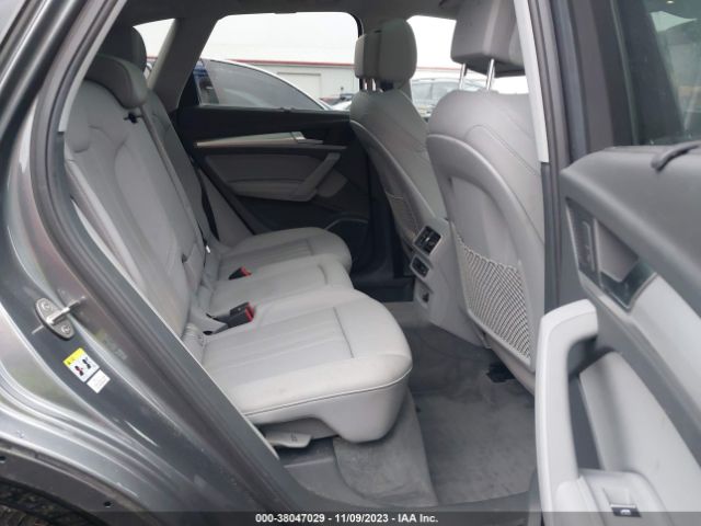 WA1BNAFY0K2030095 Audi Q5 45 Premium