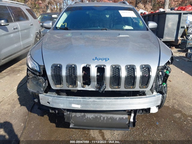 1C4PJMCB4HW519738 Jeep Cherokee Latitude 4x4