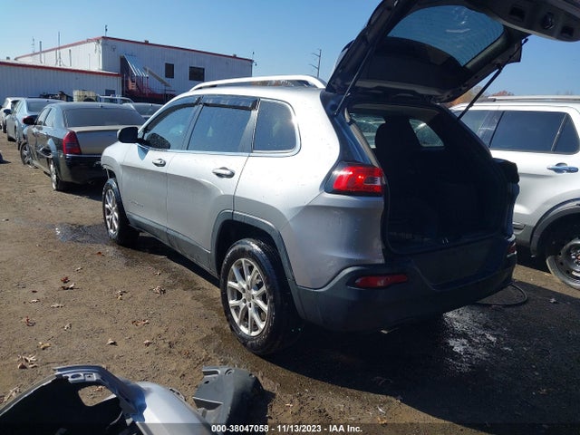1C4PJMCB4HW519738 Jeep Cherokee Latitude 4x4