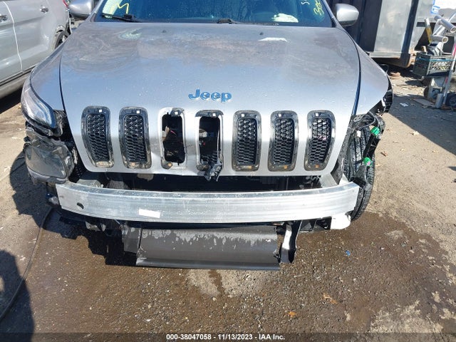 1C4PJMCB4HW519738 Jeep Cherokee Latitude 4x4