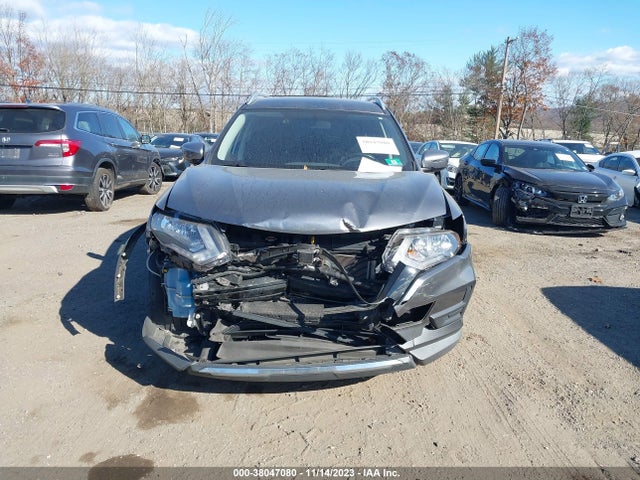 2018 NISSAN ROGUE SV VIN: KNMAT2MV9JP596442