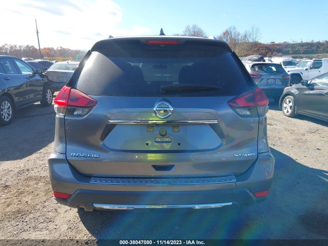 2018 NISSAN ROGUE SV VIN: KNMAT2MV9JP596442
