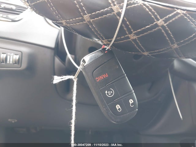 38047209 :رقم المزاد ، 3C4NJDCB0LT146459 vin ، 2020 Jeep Compass Limited 4x4 مزاد بيع