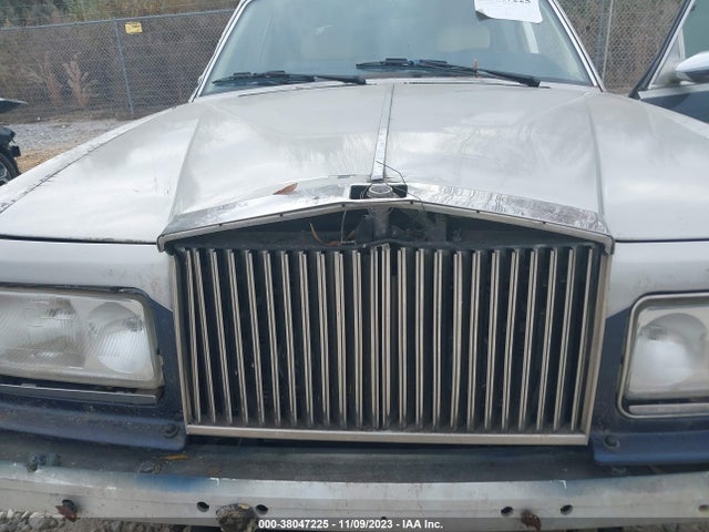 1999 ROLLS-ROYCE SILVER SPUR VIN: SCAZN19EXXCX66539