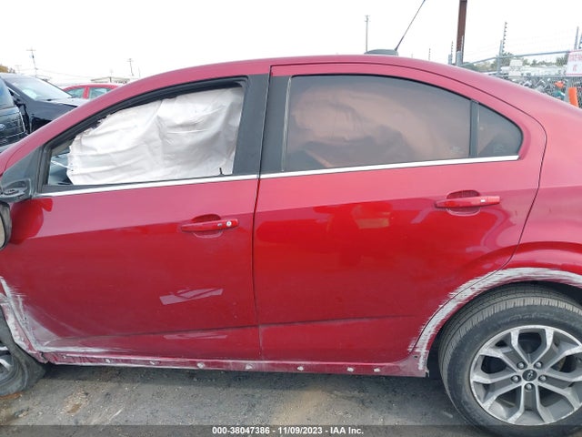 Chevrolet Sonic Lt Auto 2018 1G1JD5SG7J4110692 Image 14