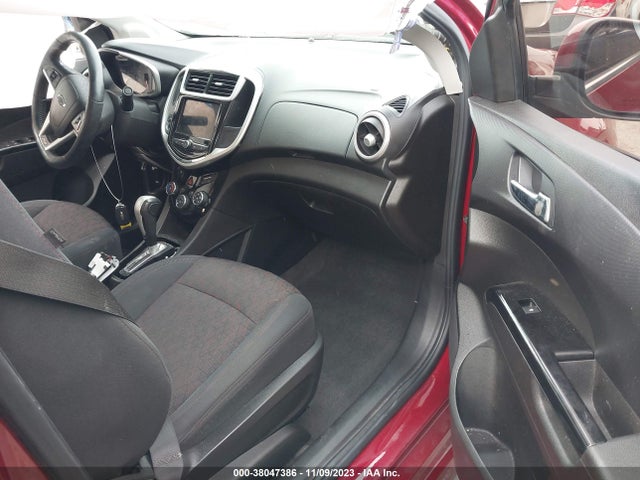 Chevrolet Sonic Lt Auto 2018 1G1JD5SG7J4110692 Image 5