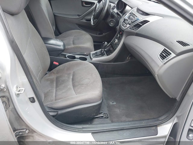 2016 HYUNDAI ELANTRA SE VIN: 5NPDH4AE5GH793739
