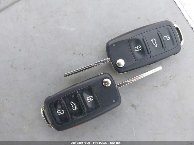 3VW2K7AJXFM407913 Volkswagen Jetta 2.0l S