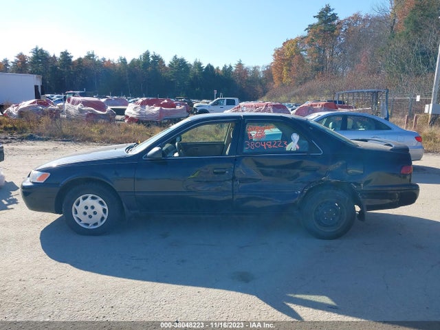1998 TOYOTA CAMRY LE VIN: 4T1BG22K3WU281531