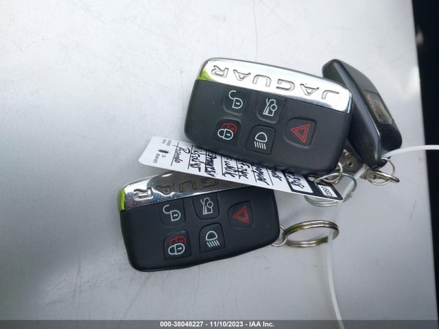 2018 JAGUAR F-TYPE SAJDD1EV9JCK50645 Photo 10