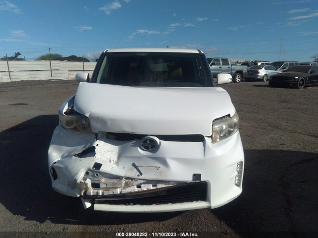 JTLZE4FE1FJ079060 Scion Xb 686 Parklan Edition