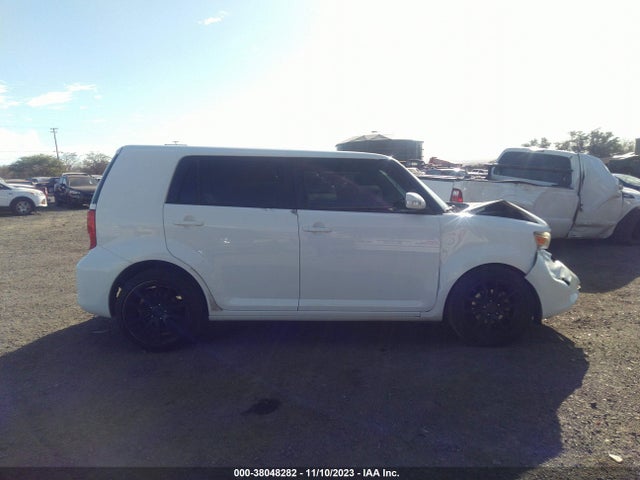 Scion Xb 686 Parklan Edition 2015 JTLZE4FE1FJ079060 Image 13