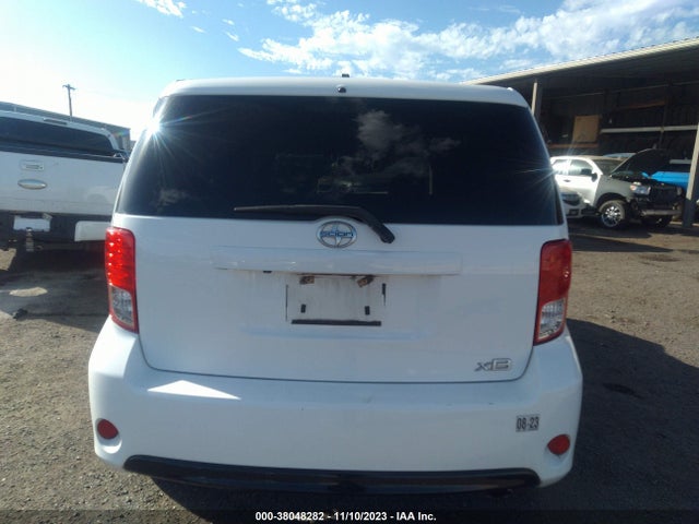 Scion Xb 686 Parklan Edition 2015 JTLZE4FE1FJ079060 Image 16