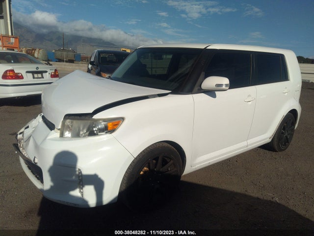 JTLZE4FE1FJ079060 Scion Xb 686 Parklan Edition