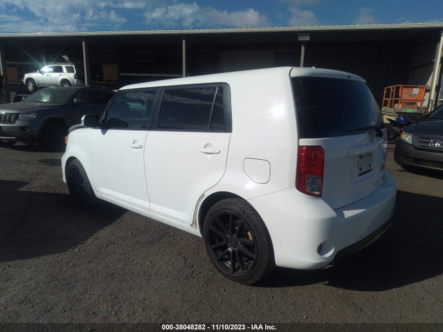 JTLZE4FE1FJ079060 Scion Xb 686 Parklan Edition