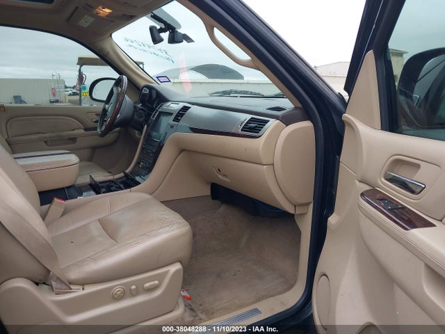 2011 CADILLAC ESCALADE ESV PREMIUM VIN: 1GYS4JEF1BR129695