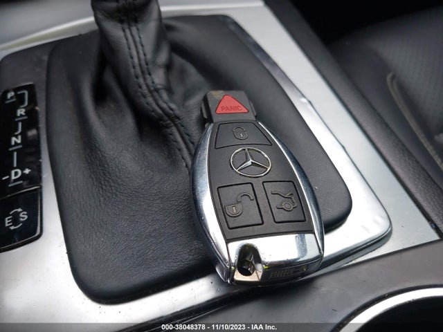 2013 MERCEDES-BENZ C 250 VIN: WDDGJ4HB5DF998437