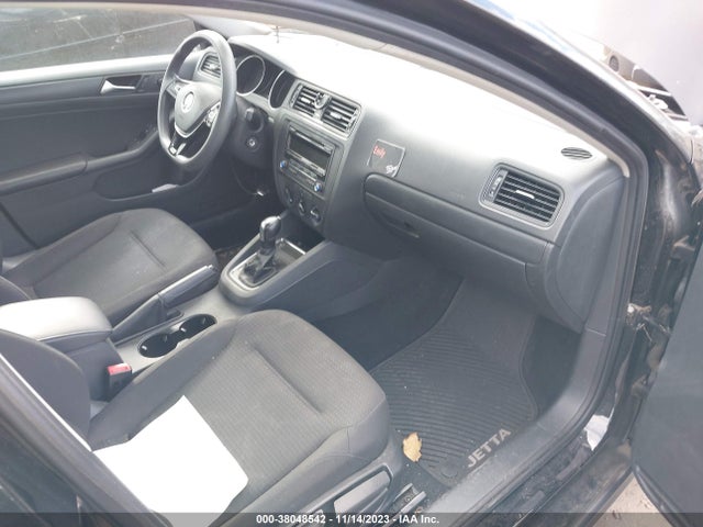 3VW2K7AJ3FM292510 Volkswagen Jetta 2.0l S