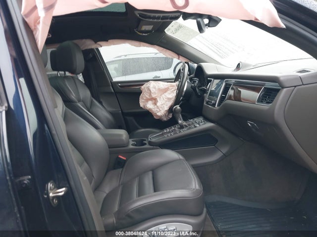 2017 PORSCHE MACAN WP1AB2A50HLB12634 Photo 4