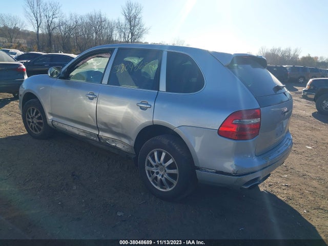 2010 PORSCHE CAYENNE WP1AA2AP6ALA08384 Photo 2