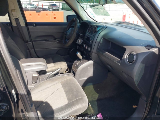 1C4NJPBA8ED853182 Jeep Patriot Altitude