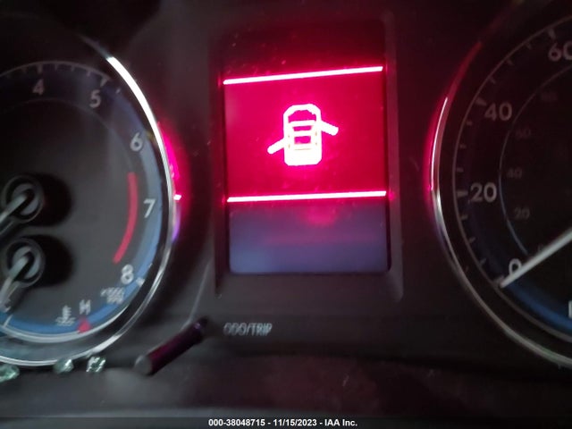 2019 TOYOTA COROLLA LE VIN: 2T1BURHE1KC187579