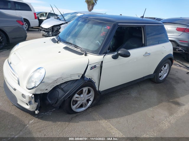 2006 MINI COOPER WMWRC33506TJ75182 Photo 1