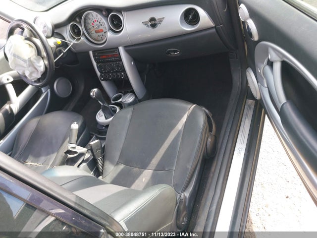 2006 MINI COOPER WMWRC33506TJ75182 Photo 4