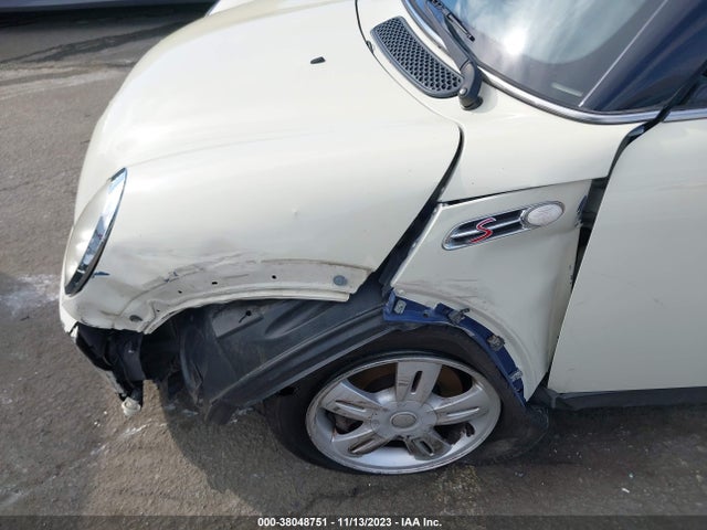 2006 MINI COOPER WMWRC33506TJ75182 Photo 5