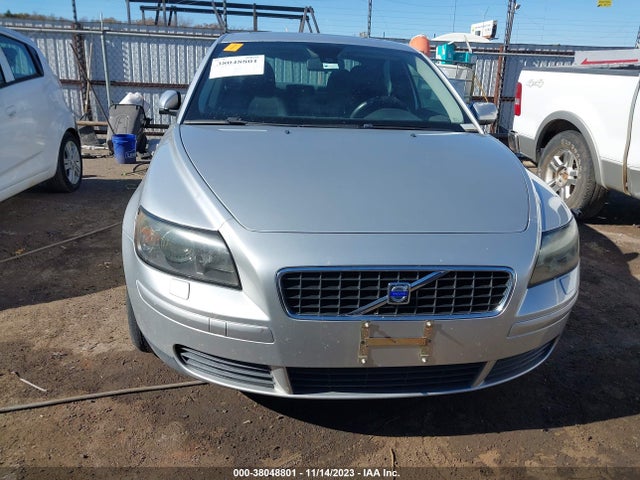 2005 VOLVO S40 2.4I VIN: YV1MS382852093097