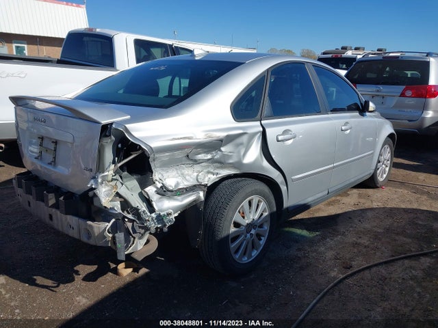 2005 VOLVO S40 2.4I VIN: YV1MS382852093097