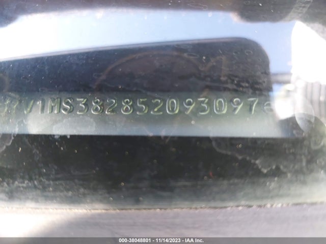 2005 VOLVO S40 2.4I VIN: YV1MS382852093097