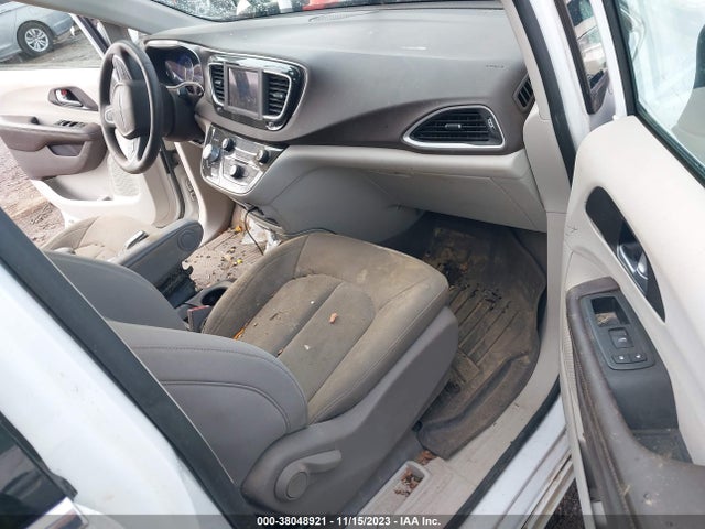 Chrysler Voyager L 2020 2C4RC1AG6LR129953 Image 5