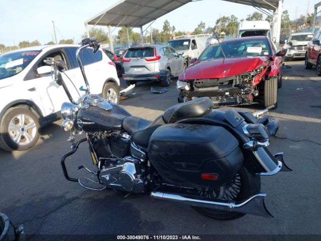 2020 HARLEY-DAVIDSON FLHC 1HD1YAJ21LB019022 Photo 2