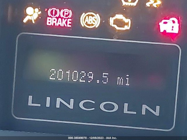 2010 LINCOLN NAVIGATOR VIN: 5LMJJ2J58AEJ05681