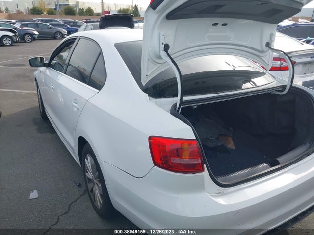 3VWD17AJ1FM318887 Volkswagen Jetta 1.8t Se