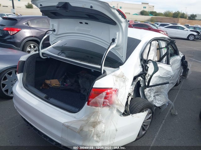 3VWD17AJ1FM318887 Volkswagen Jetta 1.8t Se