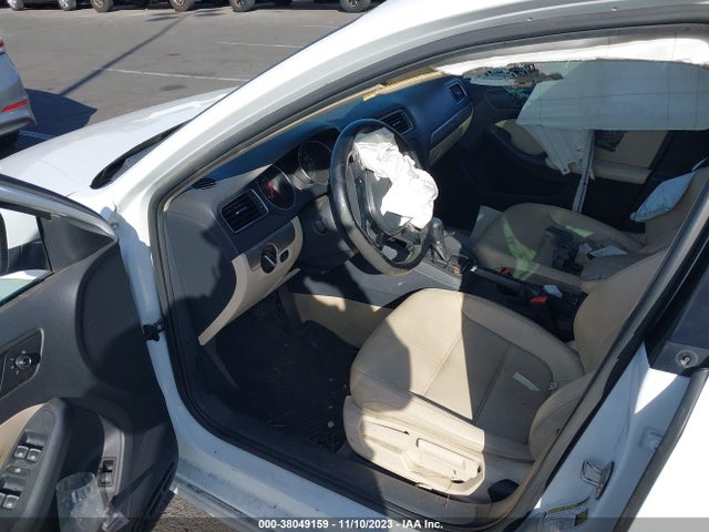 3VWD17AJ1FM318887 Volkswagen Jetta 1.8t Se