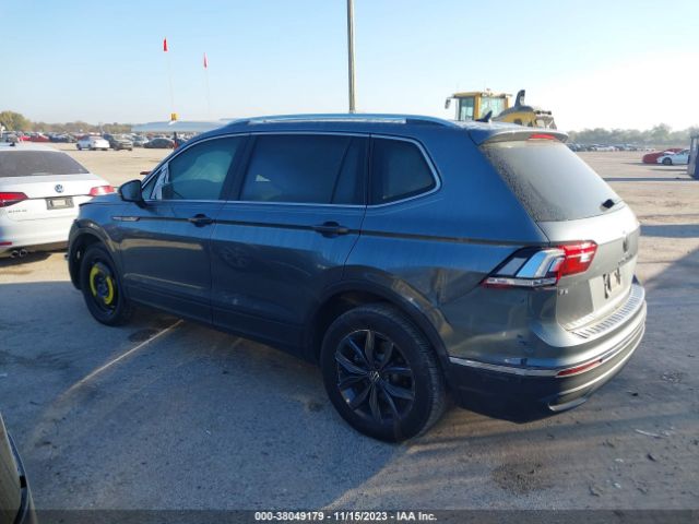 2022 VOLKSWAGEN TIGUAN 3VV3B7AX2NM069449 Photo 2