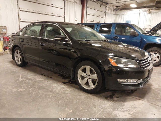 2015 1VWAT7A37FC122615 main image