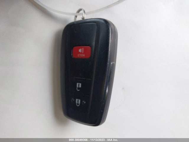Toyota Prius Three Touring 2018 JTDKARFU0J3065547 Image 11