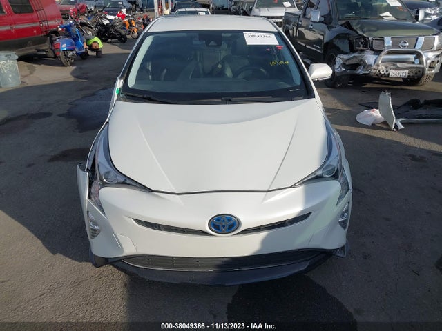 Toyota Prius Three Touring 2018 JTDKARFU0J3065547 Image 12
