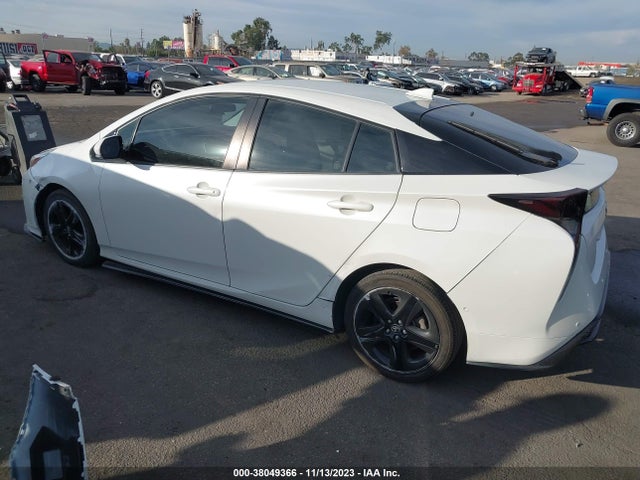 Toyota Prius Three Touring 2018 JTDKARFU0J3065547 Image 14