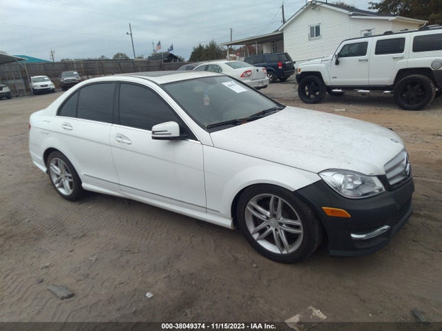 2013 MERCEDES-BENZ C 250 SPORT/LUXURY VIN: WDDGF4HB7DR251647
