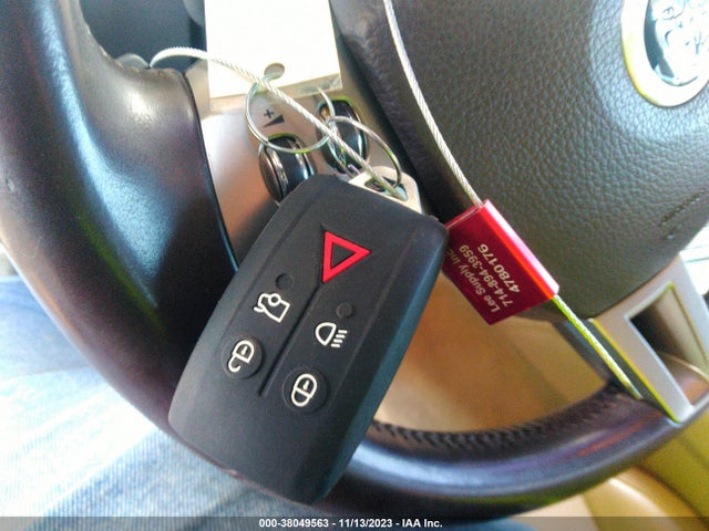 2011 JAGUAR XF SAJWA0FB6BLR82202 Photo 10