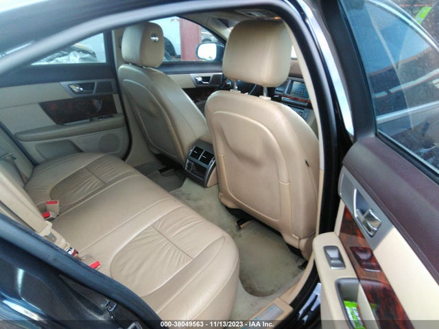 2011 JAGUAR XF SAJWA0FB6BLR82202 Photo 7