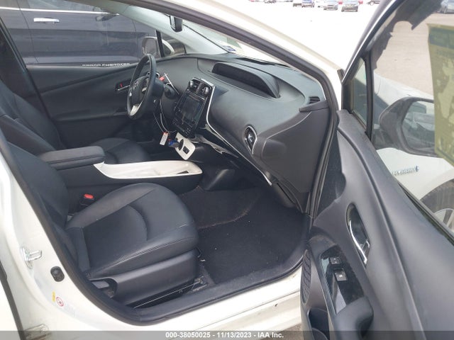 Toyota Prius Four 2017 JTDKARFU3H3032925 Image 5
